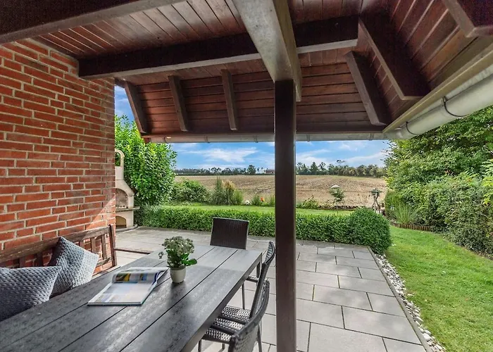 Fasanenblick Mit Kamin Und Terrasse Fehmarn